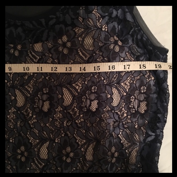 Vera Wang GORG Lace Dress with Pockets Waist Strap and Under Slip - Picture 4 of 5